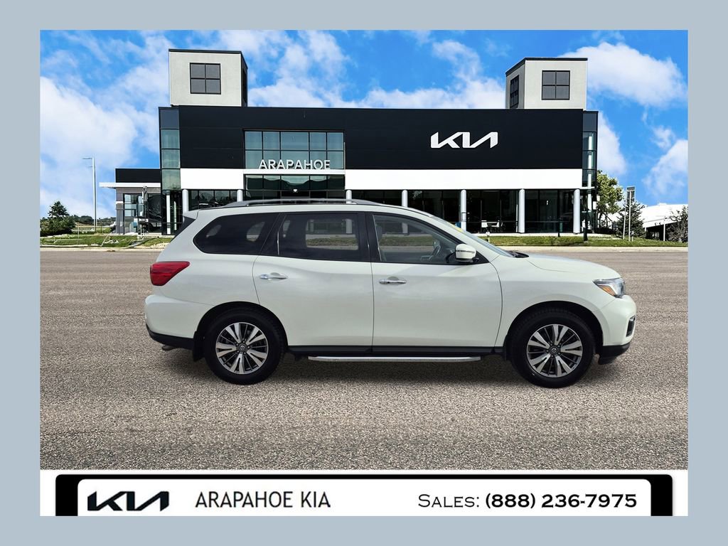 Used 2020 Nissan Pathfinder SV