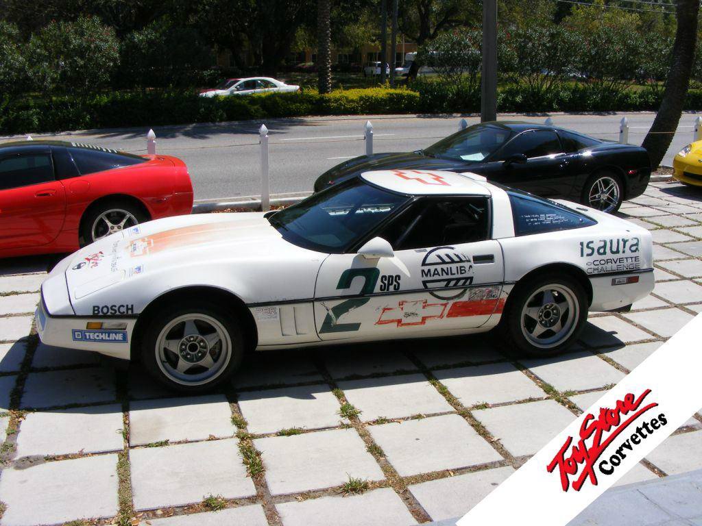 Used 1988 Chevrolet Corvette Coupe image 5