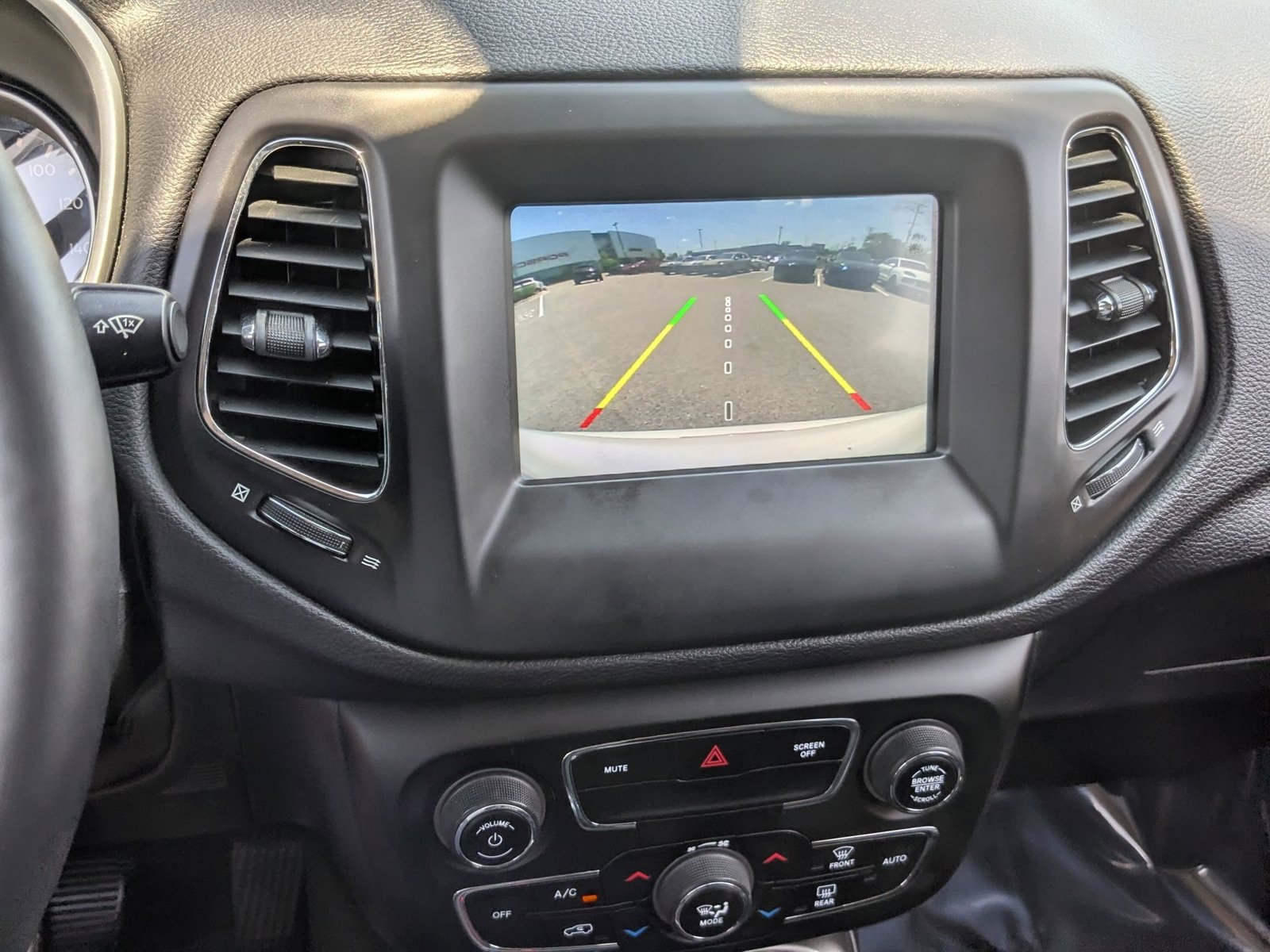 Used 2018 Jeep Compass Latitude w/ Popular Equipment Group AWD/4WD image 14