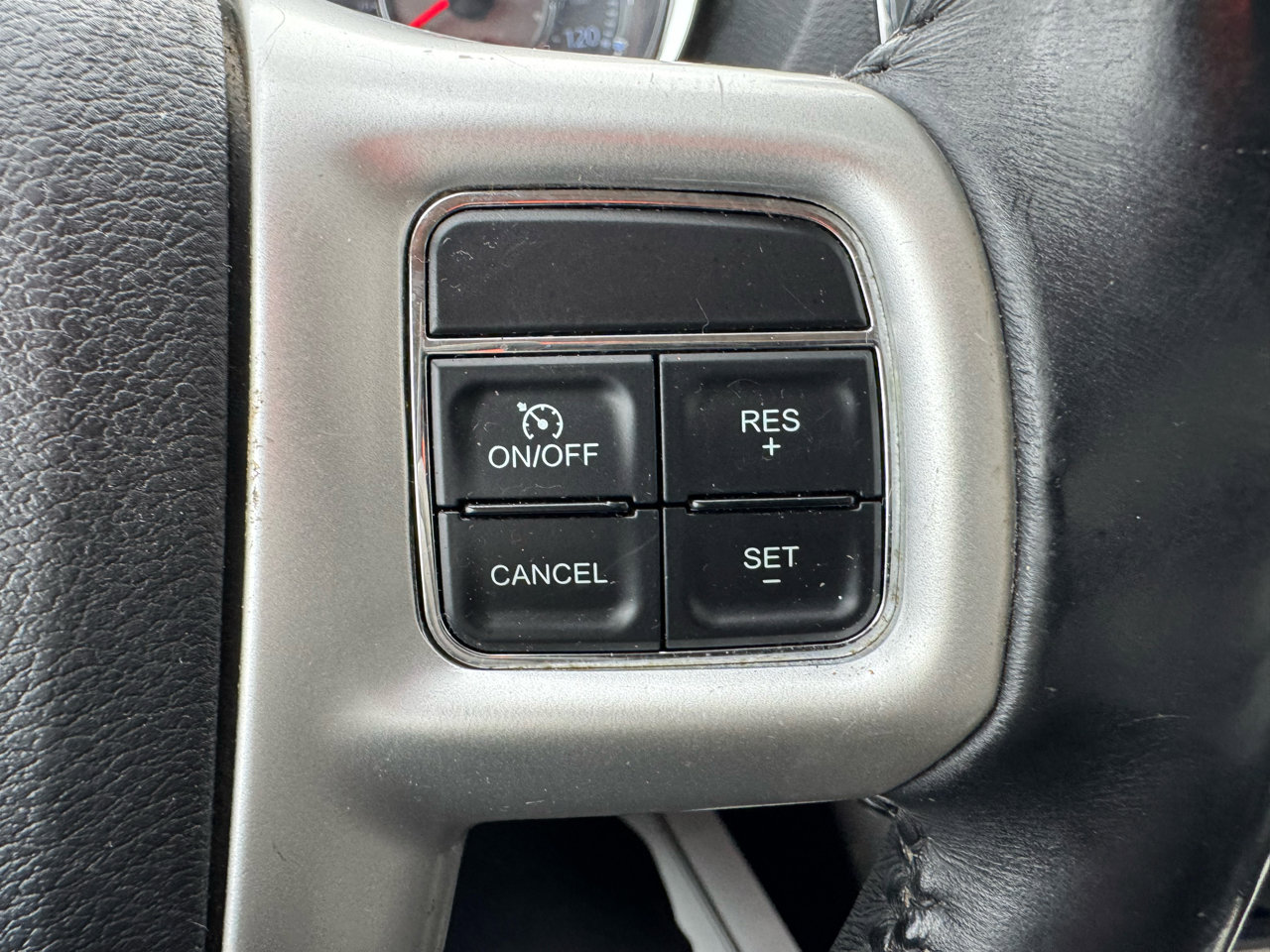 Used 2014 Chrysler Town & Country Touring image 17