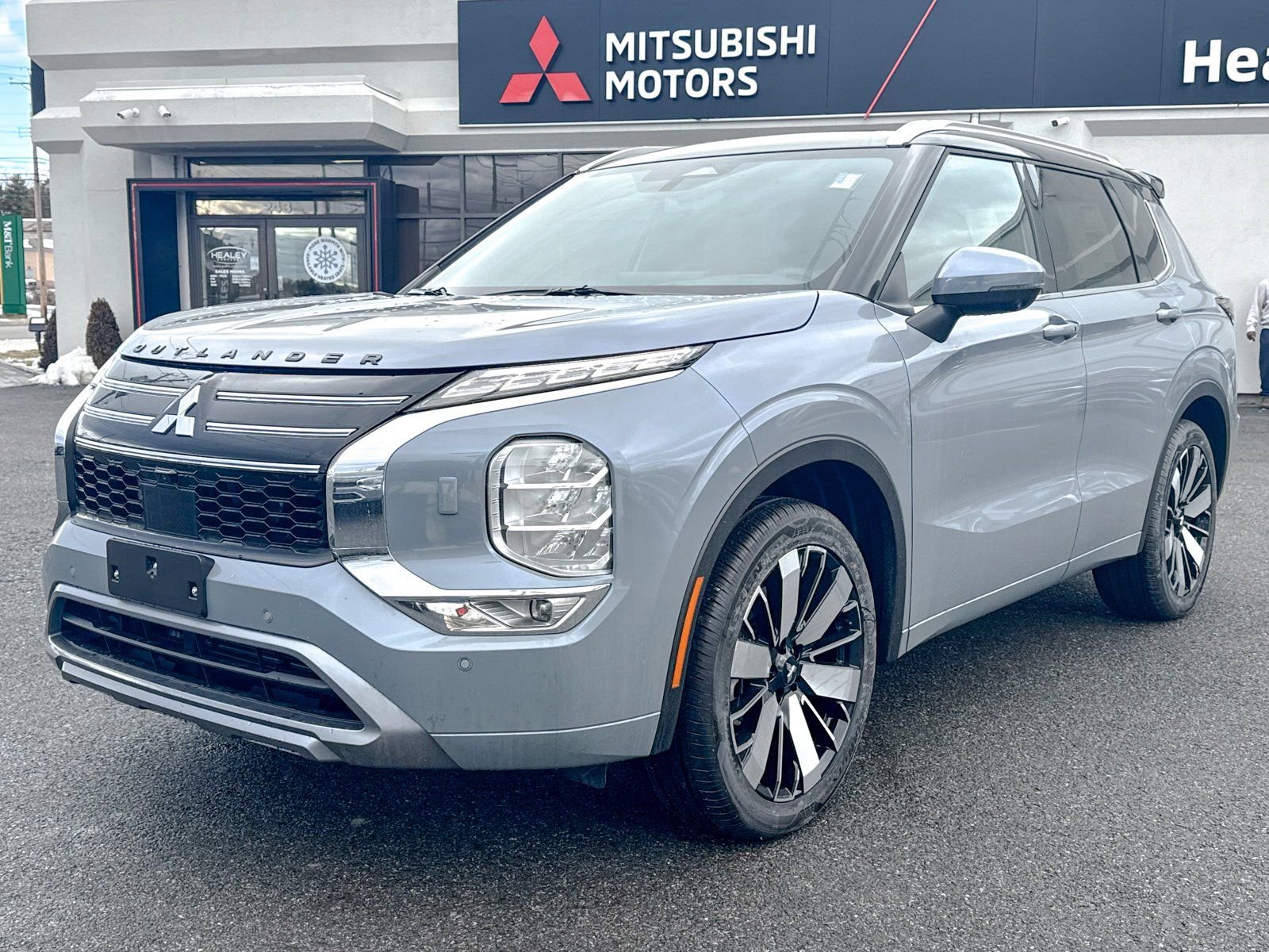 New 2026 Mitsubishi Outlander SEL image 3
