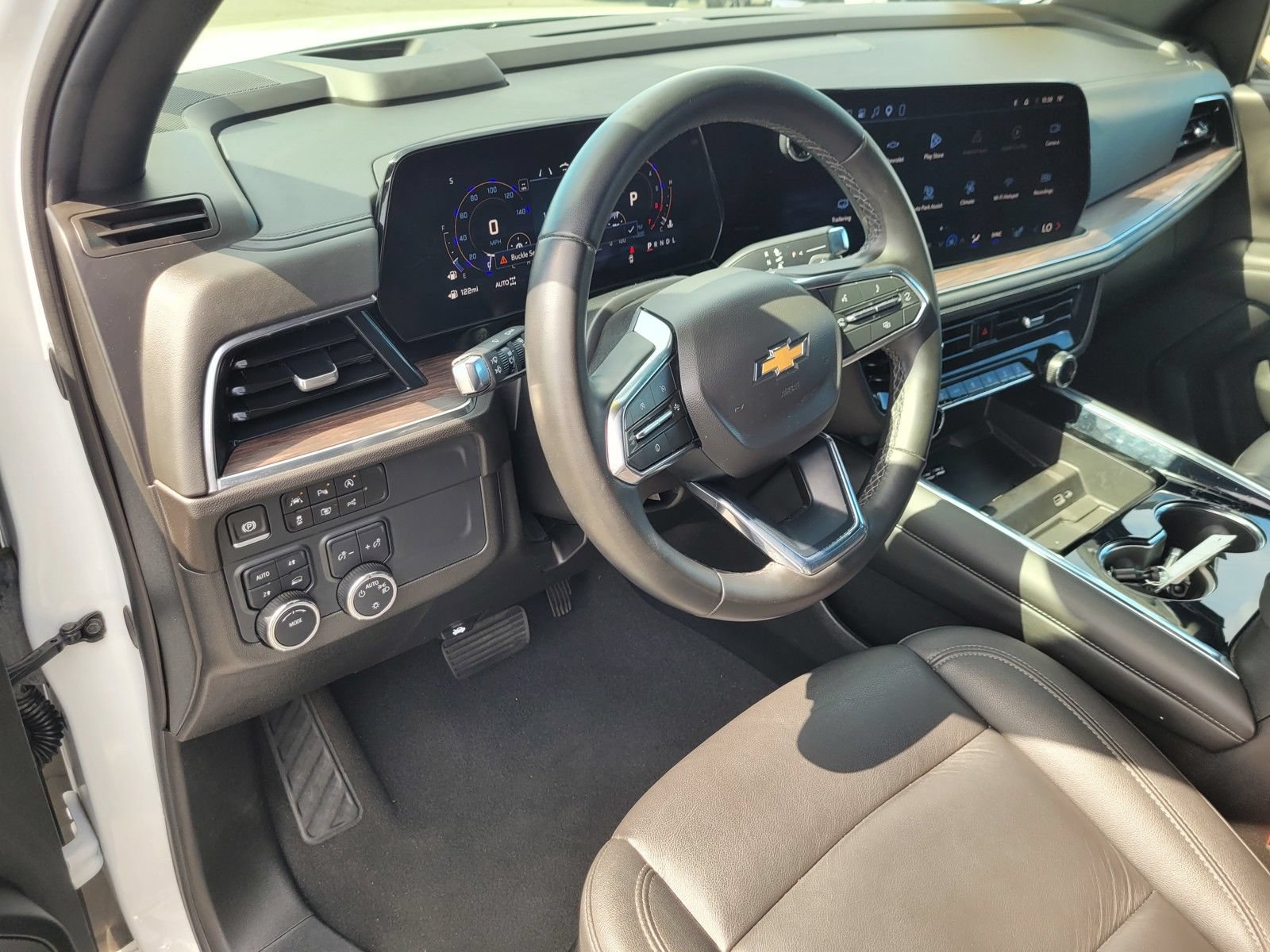 Used 2025 Chevrolet Suburban LT AWD/4WD image 15