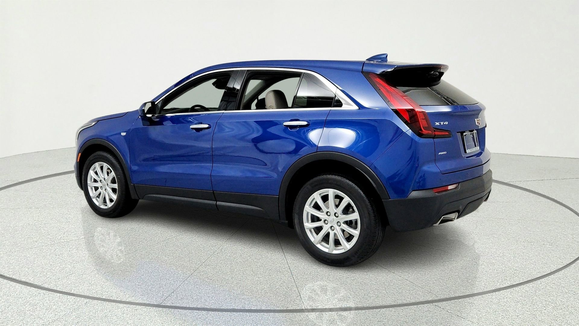 Certified 2023 Cadillac XT4 Luxury w/ Cold Weather Package AWD/4WD image 3
