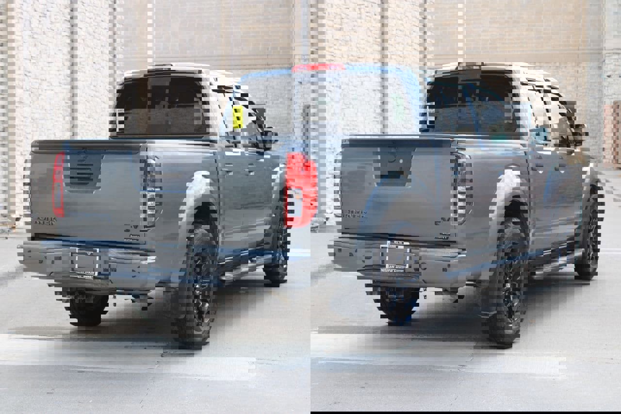 Used 2020 Nissan Frontier SV w/ Midnight Edition Floor Mats image 3