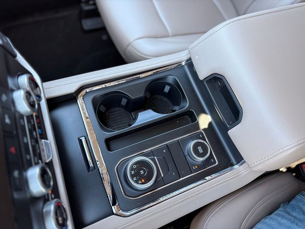 Used 2024 Ford Expedition Max XLT image 22