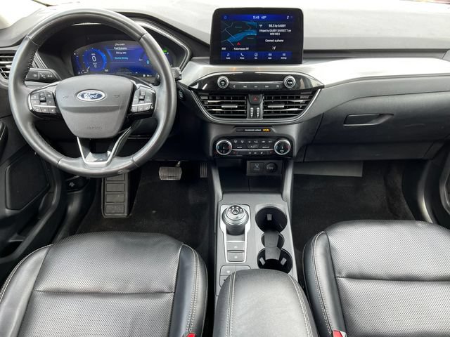 Used 2022 Ford Escape Titanium AWD/4WD image 3