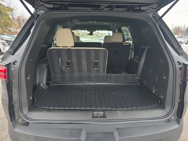 Used 2023 Chevrolet Traverse LS image 34