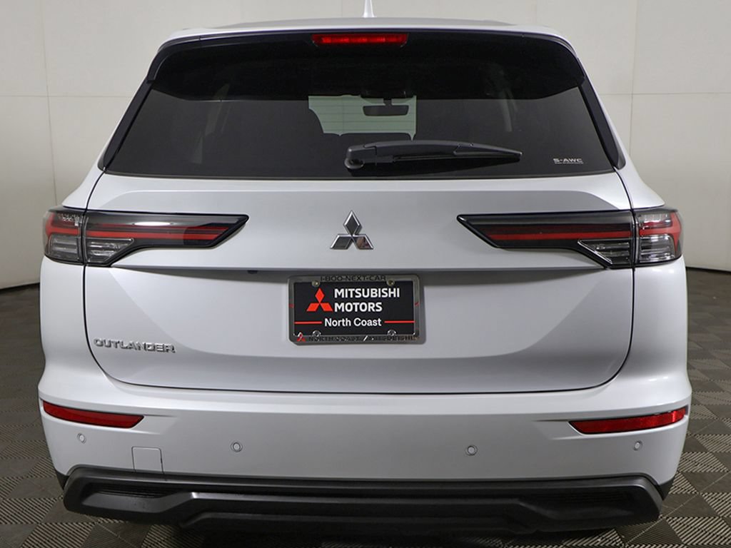 New 2026 Mitsubishi Outlander ES AWD/4WD image 13