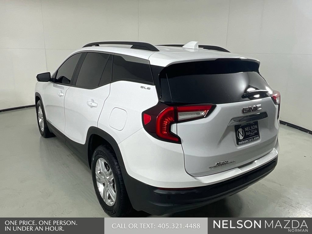 Used 2022 GMC Terrain SLE w/ Driver Convenience Package FWD image 8