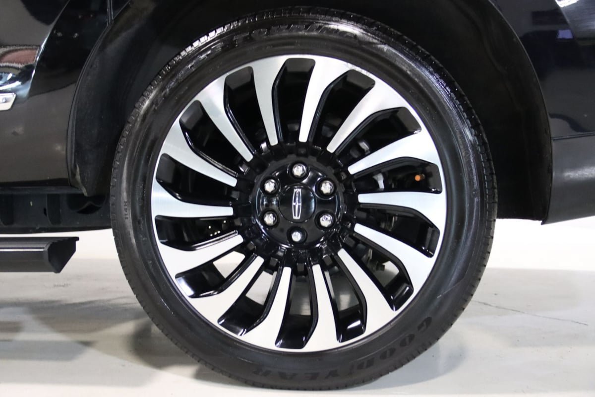 Used 2024 Lincoln Navigator L Black Label AWD/4WD image 71