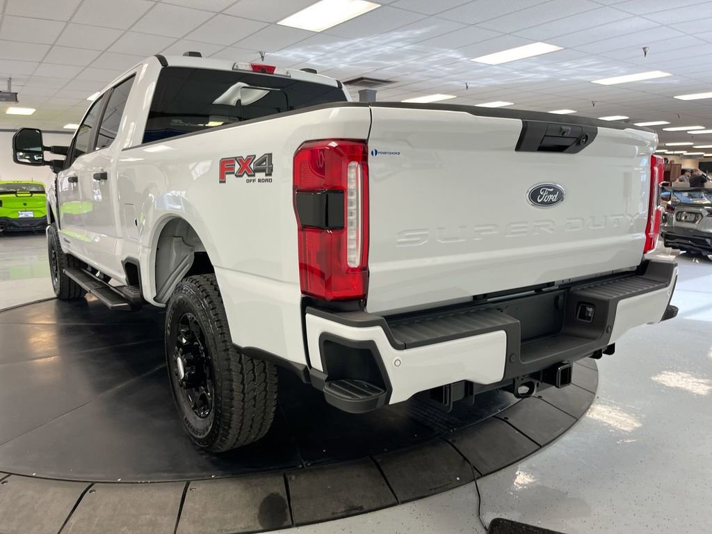 New 2026 Ford F350 4x4 Crew Cab Super Duty image 6