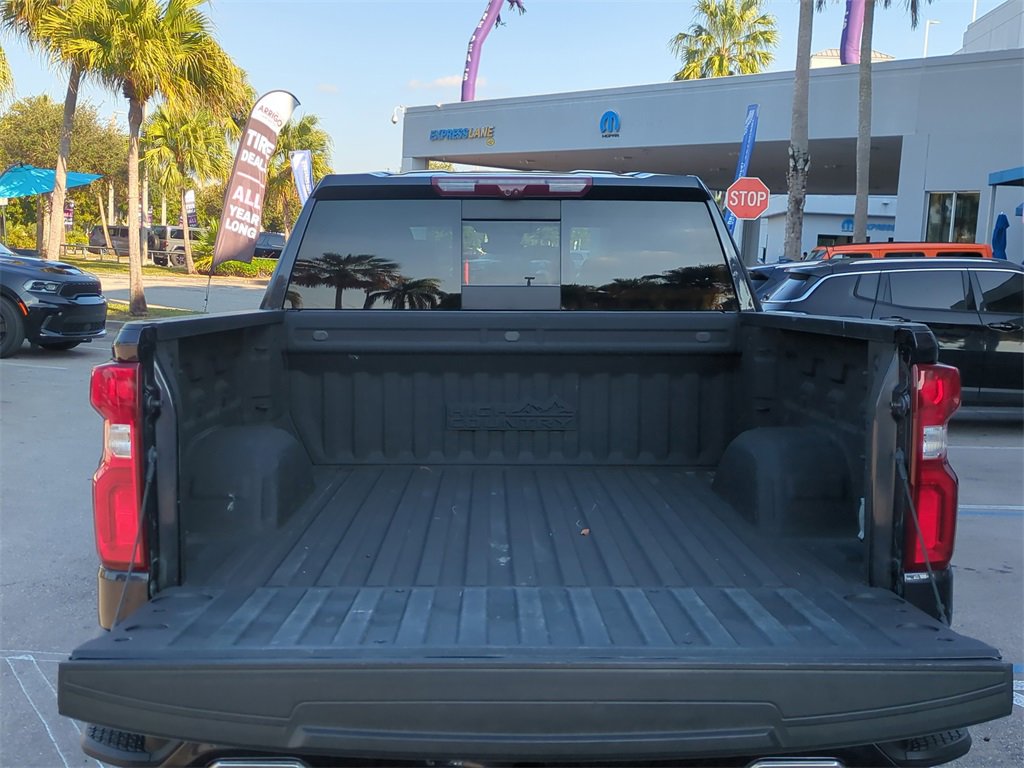 Used 2023 Chevrolet Silverado 1500 High Country w/ Technology Package image 13