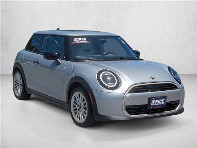 Used 2025 MINI Cooper 2-Door Hardtop FWD image 3