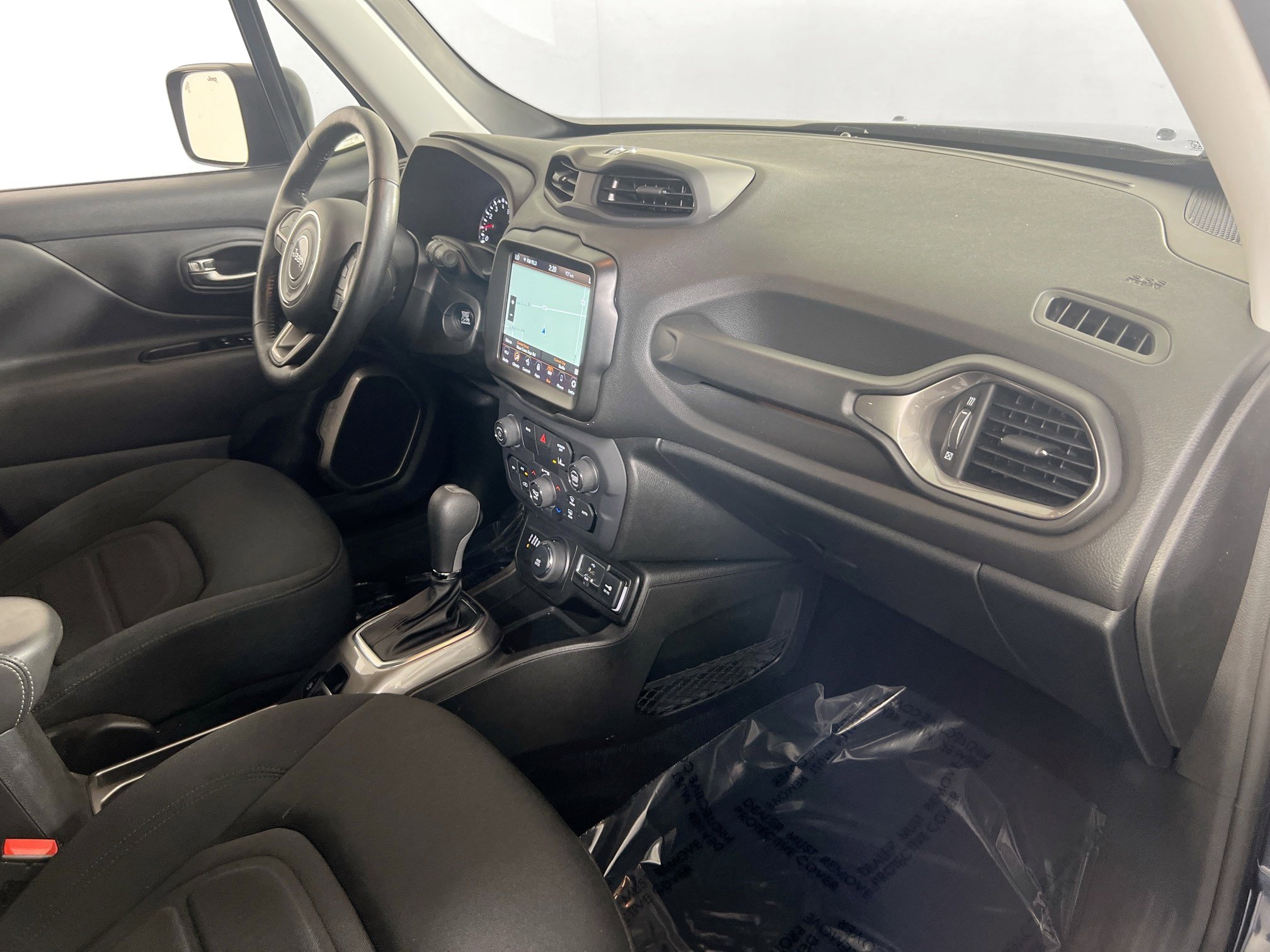 Used 2022 Jeep Renegade Latitude w/ Convenience Group image 28