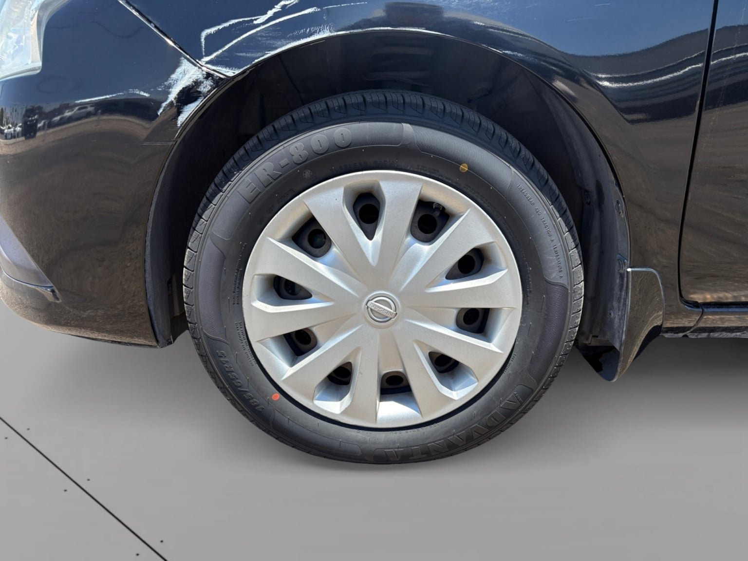 Used 2015 Nissan Versa S FWD image 9
