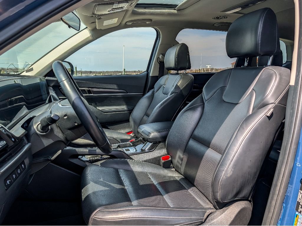 Used 2025 Kia Telluride S FWD image 16