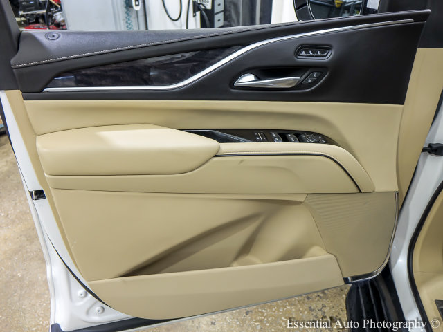 Certified 2022 Cadillac Escalade Premium Luxury w/ LPO, Illumination Package AWD/4WD image 25