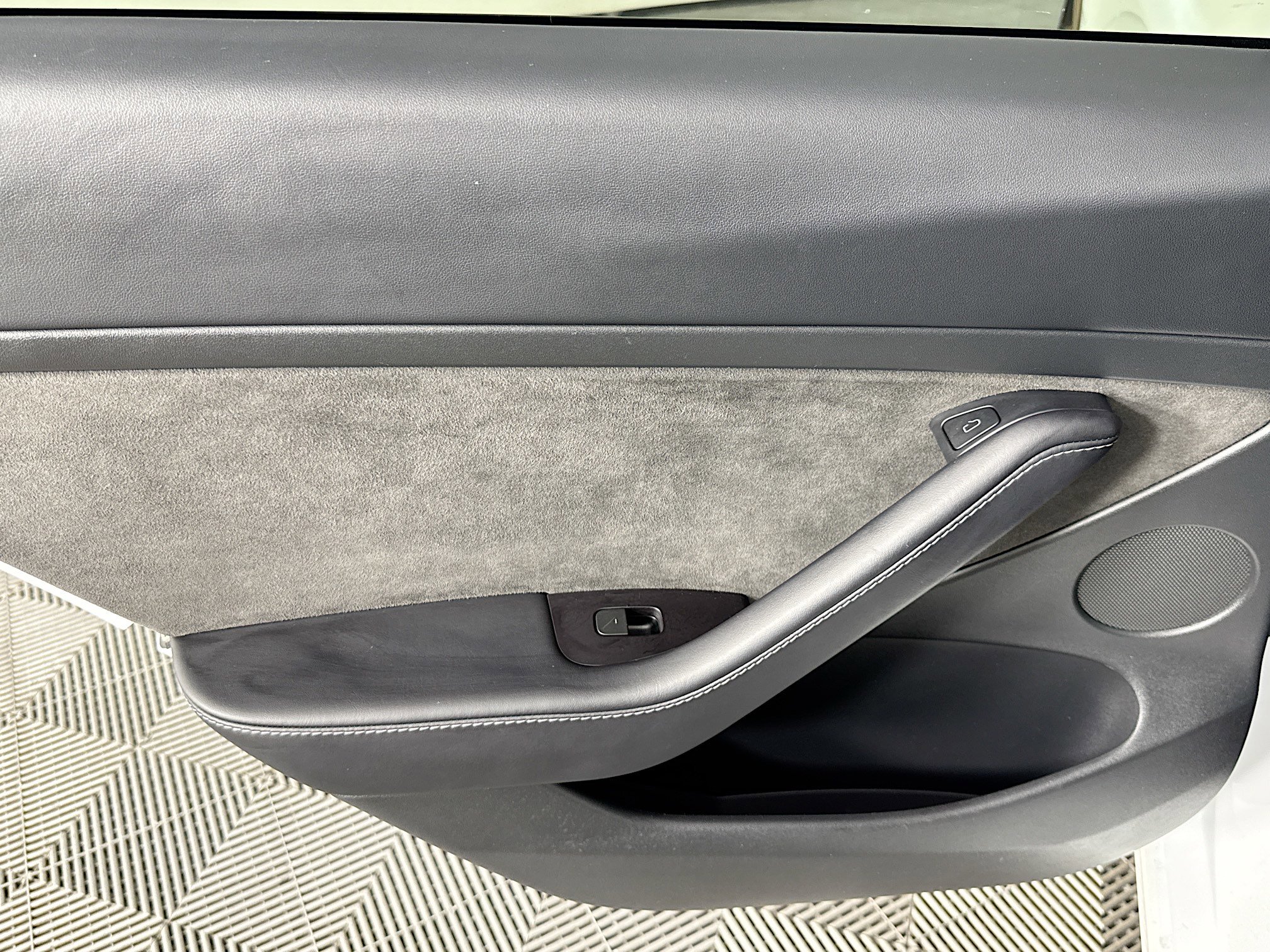 Used 2023 Tesla Model 3 Performance image 23