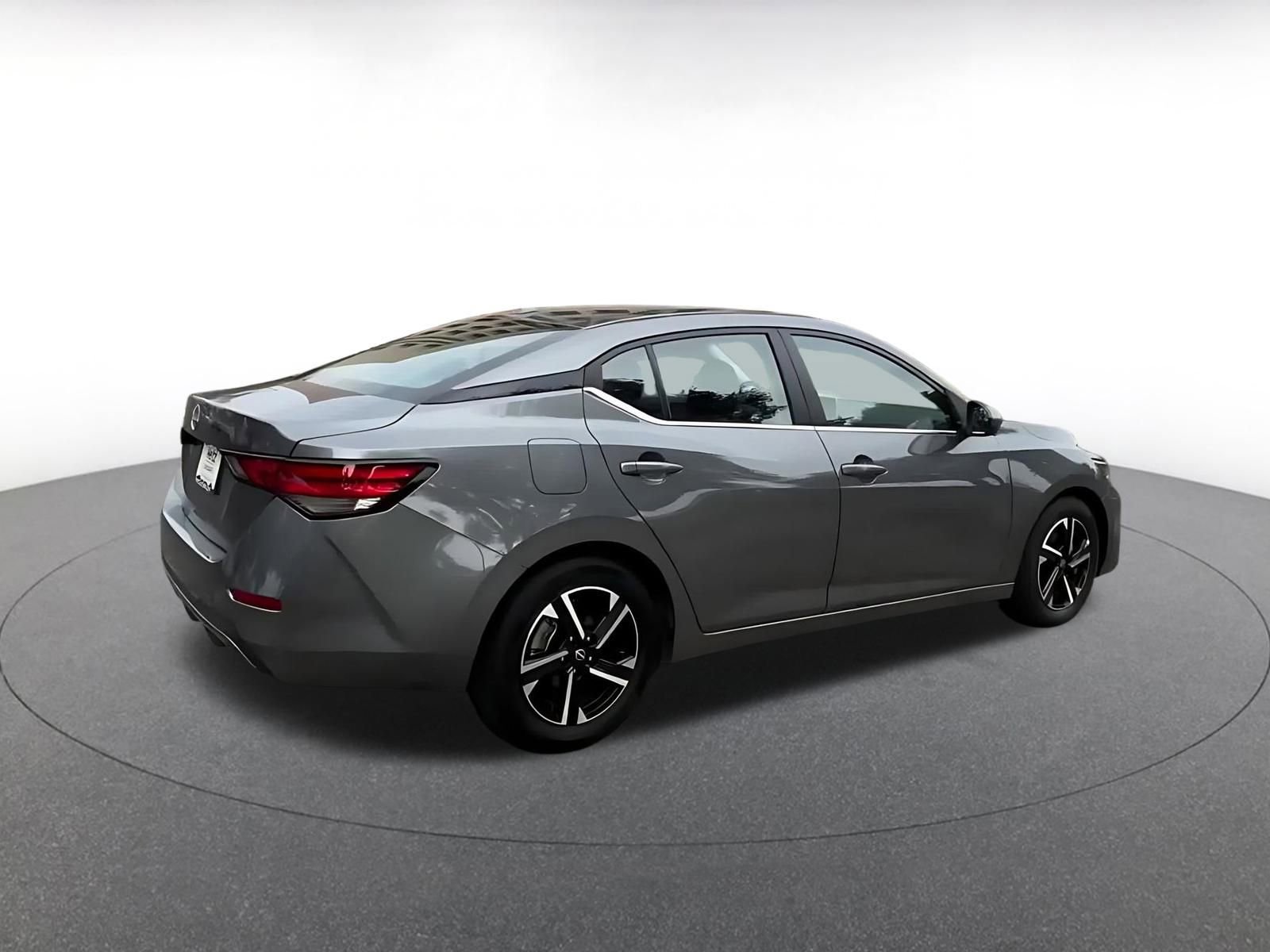 Used 2025 Nissan Sentra SV image 13