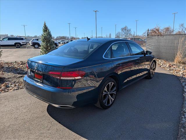 Used 2020 Volkswagen Passat 2.0T SEL image 5