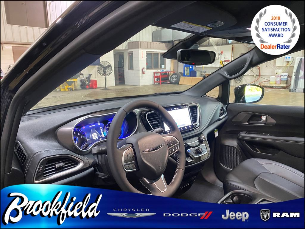 New 2026 Chrysler Pacifica Select image 29