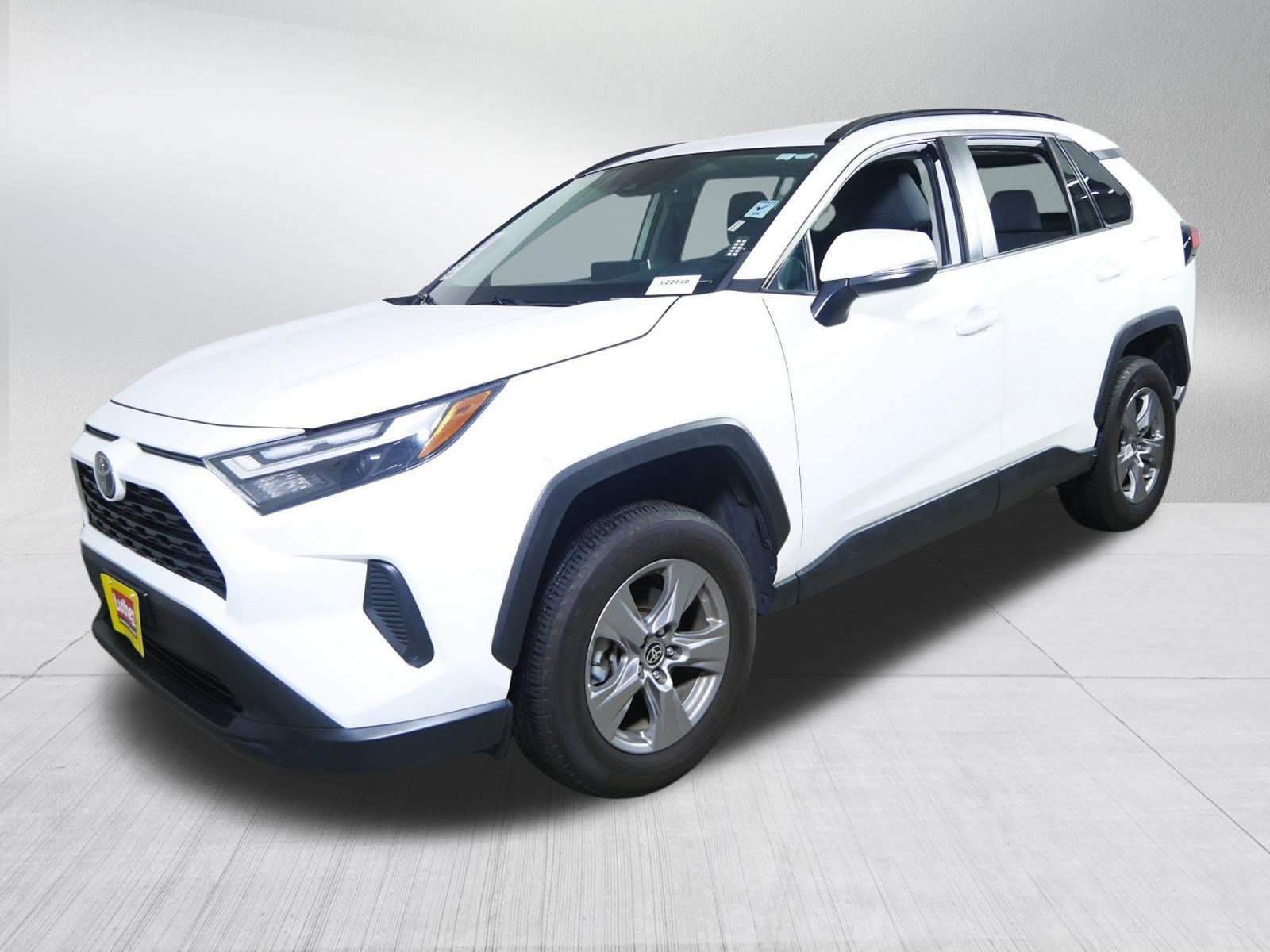 Used 2024 Toyota RAV4 XLE AWD/4WD image 3