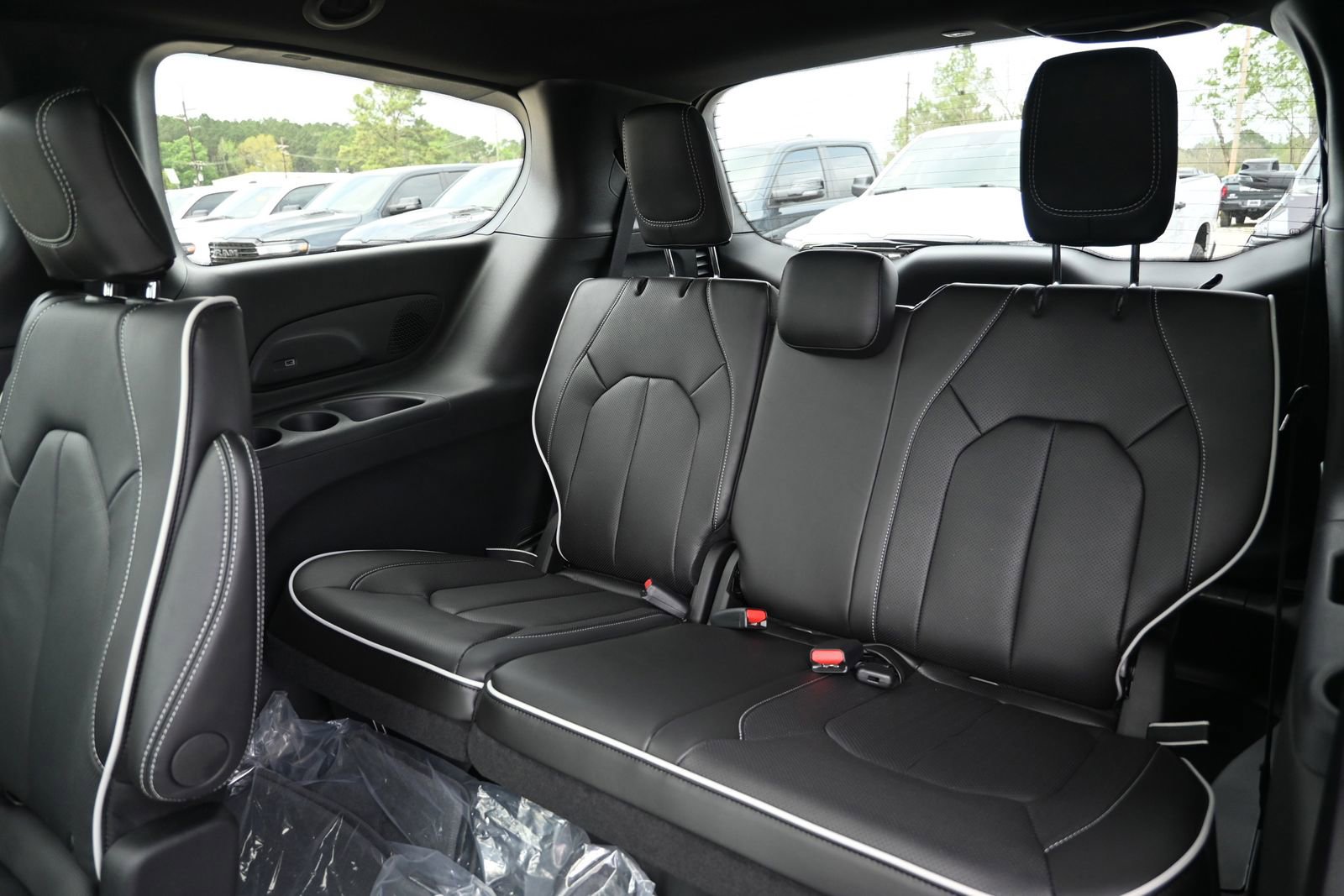 New 2026 Chrysler Pacifica Limited image 23