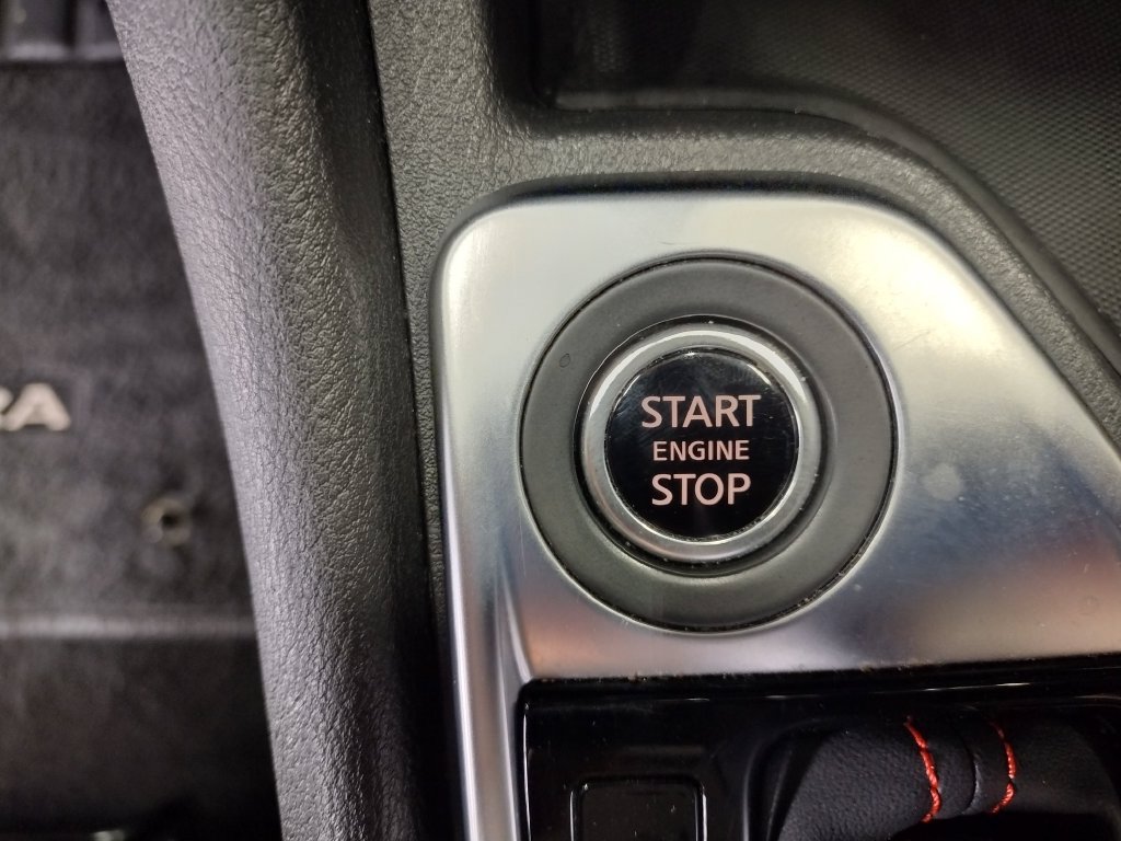 Used 2025 Nissan Sentra SR FWD image 31