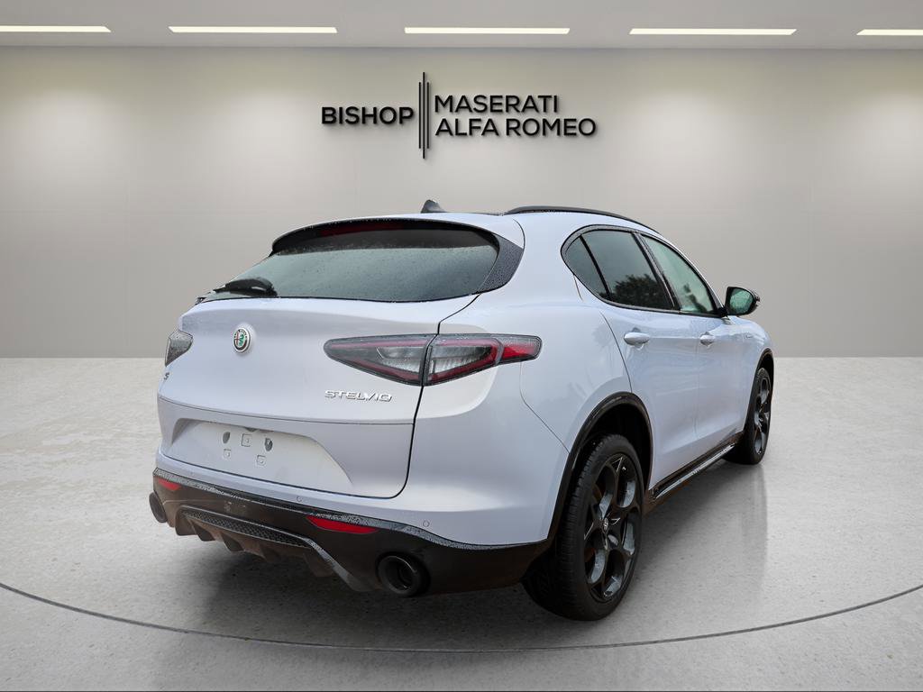 New 2025 Alfa Romeo Stelvio Sprint image 7