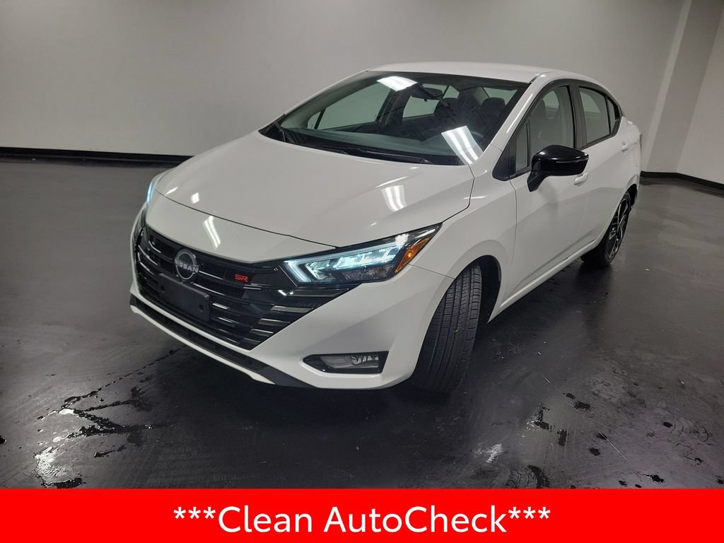 Used 2024 Nissan Versa SR FWD image 4