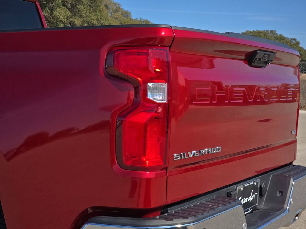 New 2025 Chevrolet Silverado 1500 LTZ w/ LTZ Premium Package AWD/4WD image 32