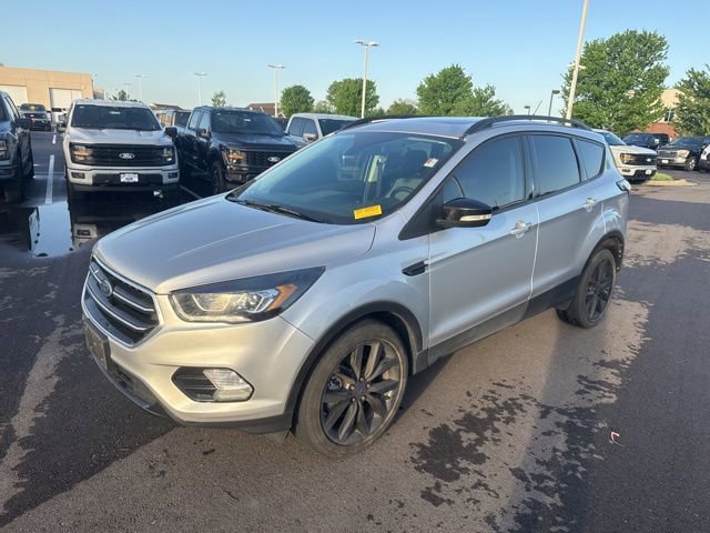 Used 2017 Ford Escape Titanium AWD/4WD image 3