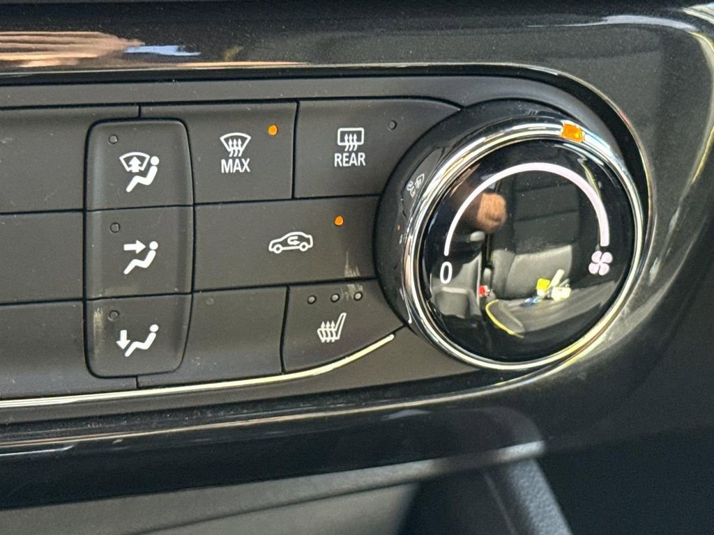 Used 2025 Chevrolet TrailBlazer ACTIV w/ Driver Confidence Package image 34