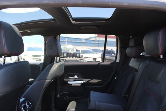 Used 2023 Mercedes-Benz GLB 250 image 39