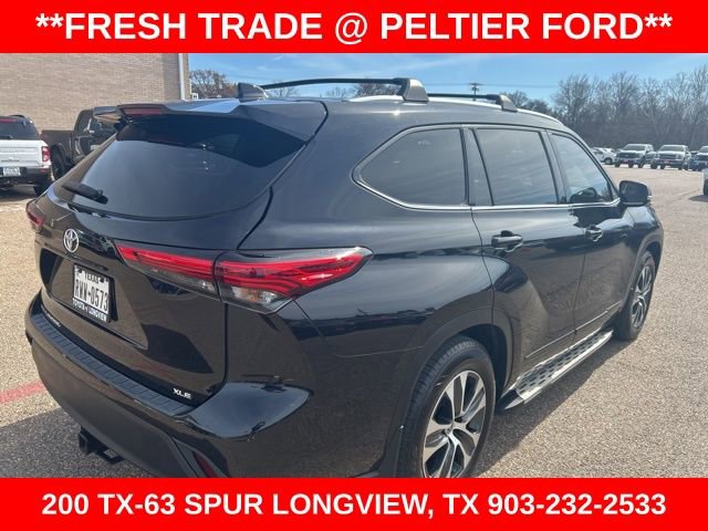 Used 2022 Toyota Highlander XLE image 12