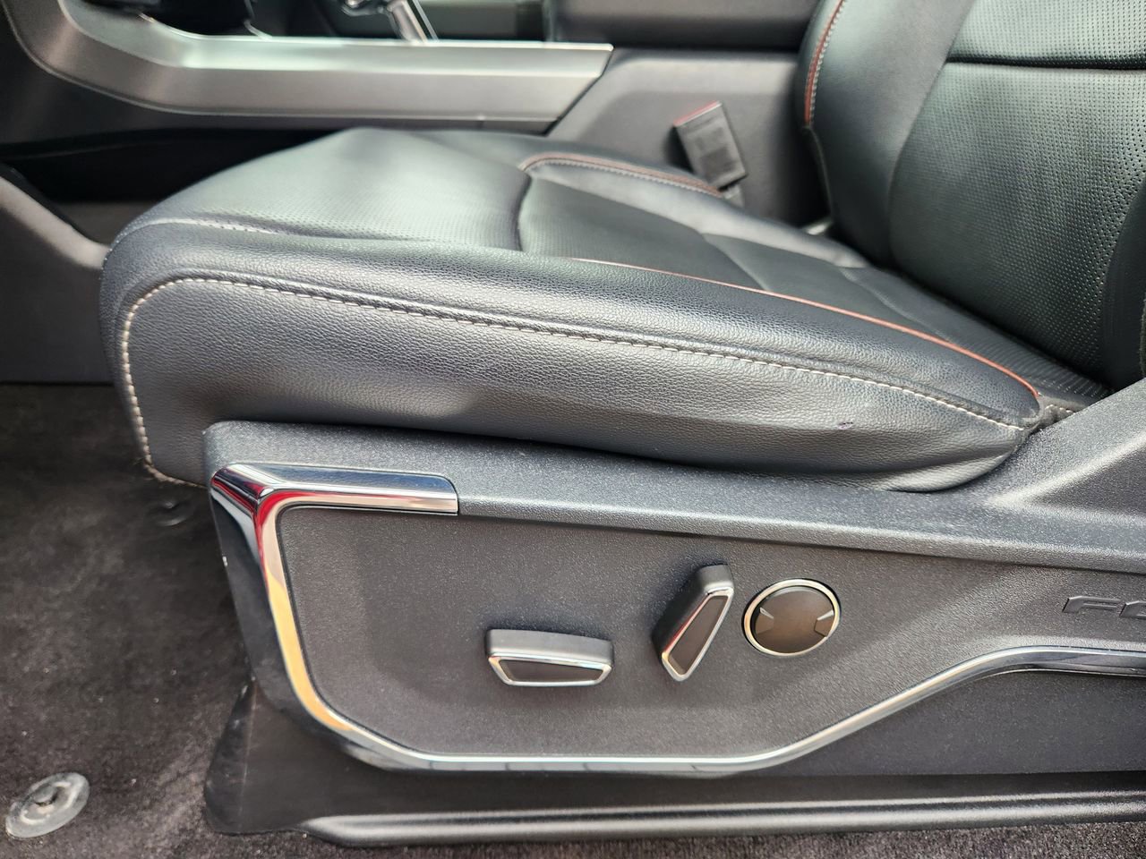 Used 2022 Ford F150 Lariat w/ Equipment Group 502A High image 23