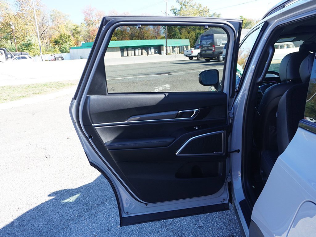 Used 2024 Kia Telluride EX X-Line image 31