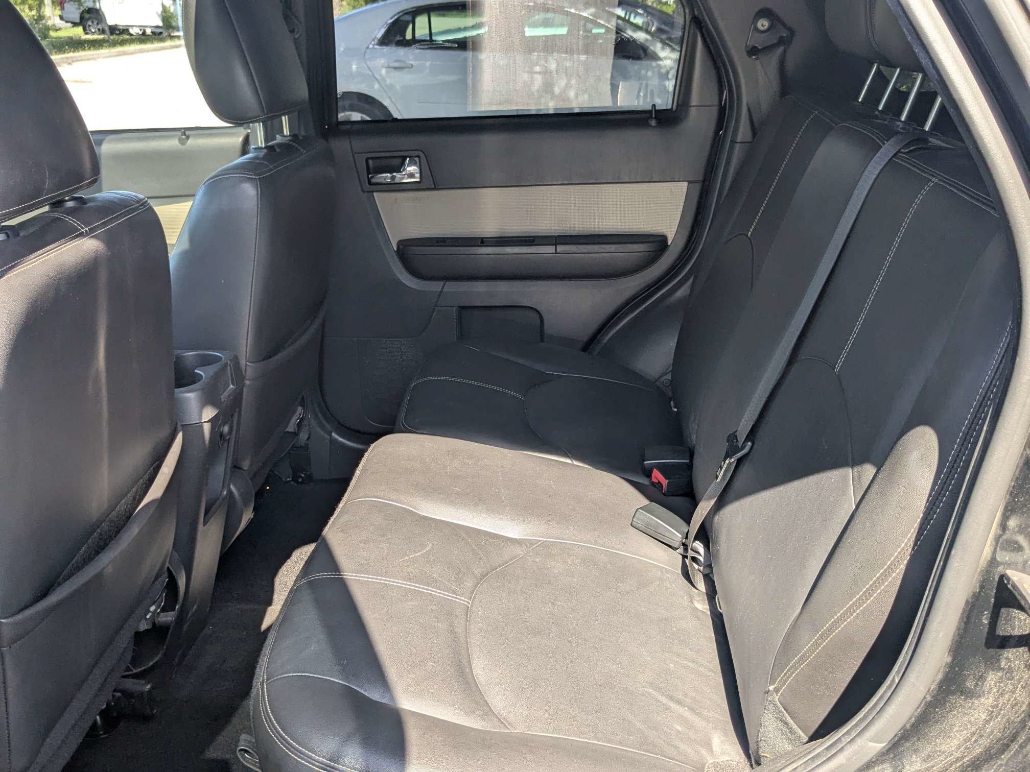 Used 2010 Mercury Mariner Premier FWD image 11