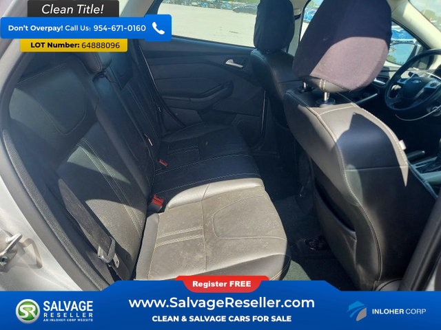 Used 2014 Ford Focus SE w/ Equipment Group 201A FWD image 13