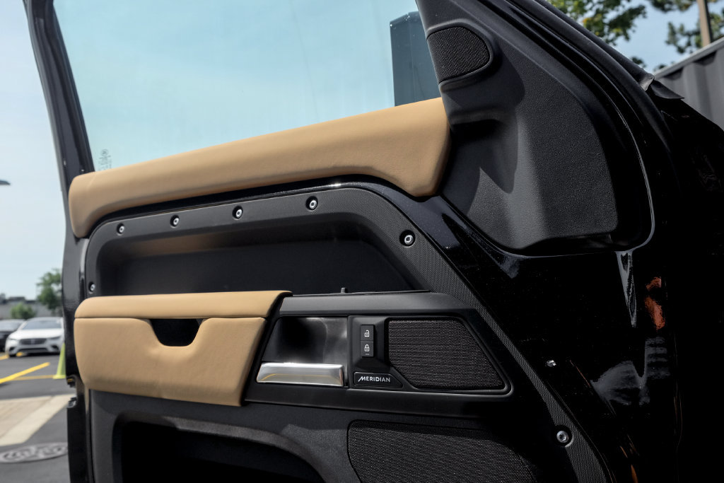 New 2026 Land Rover Defender 110 S AWD/4WD image 10