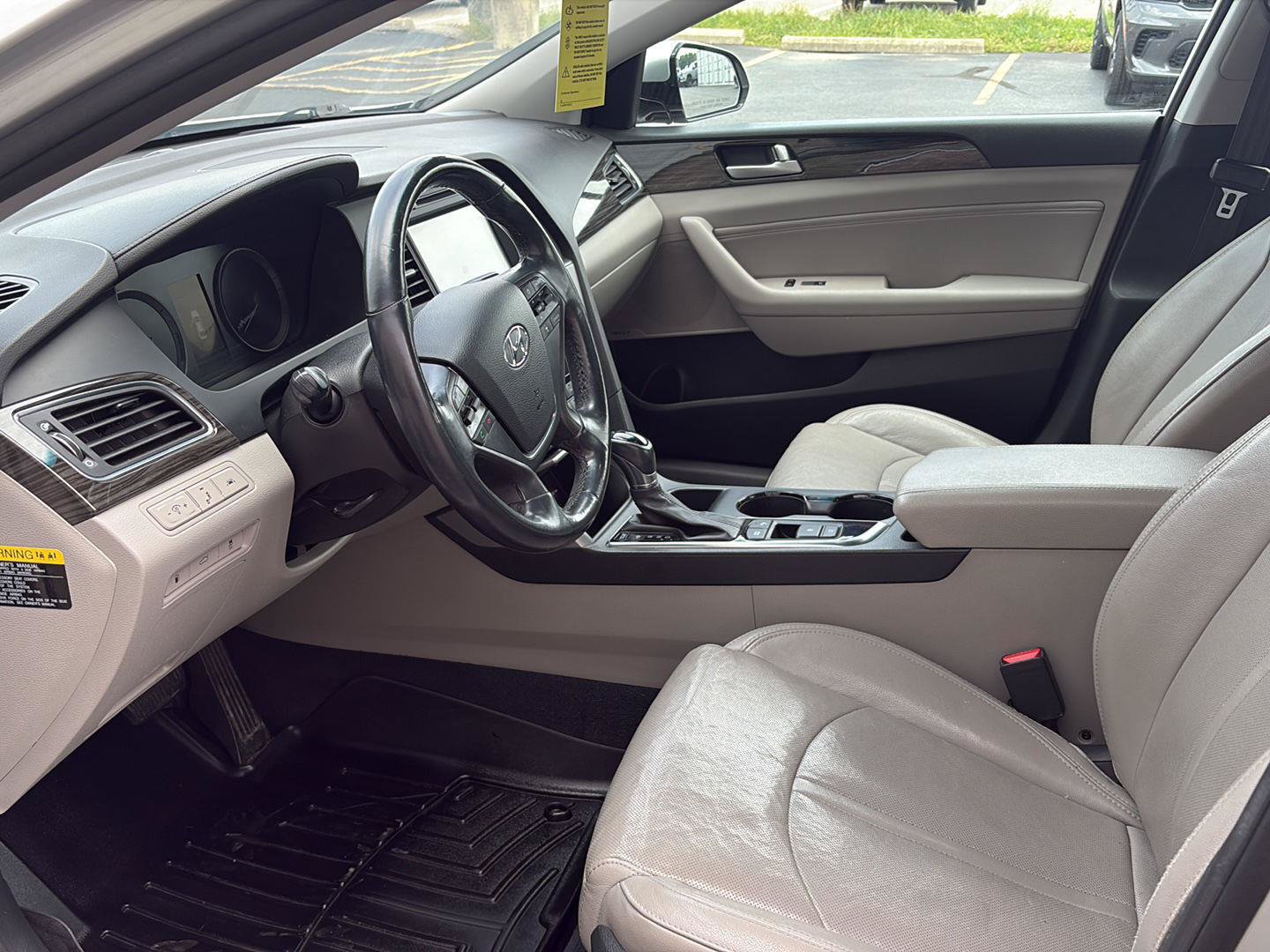 Used 2015 Hyundai Sonata Limited w/ Option Group 06 FWD image 5