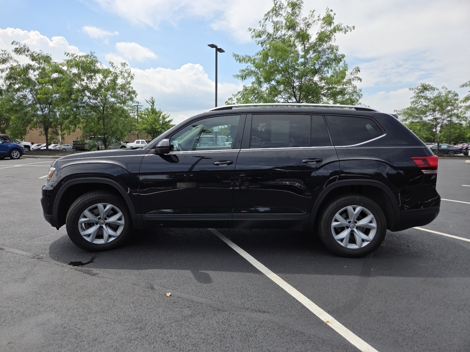 Used 2019 Volkswagen Atlas SE w/ Towing Package AWD/4WD image 18