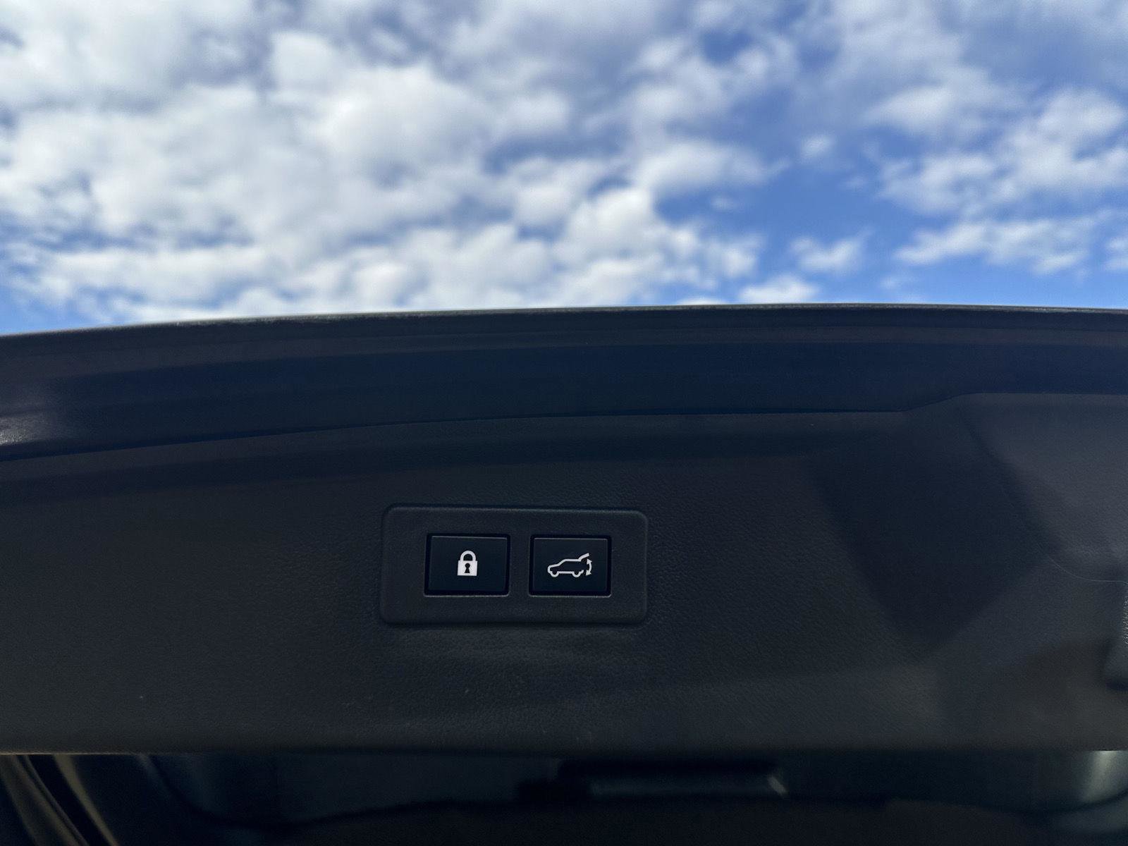 Used 2023 Subaru Outback Premium image 27