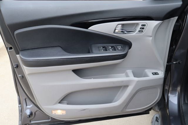 Used 2017 Honda Pilot Touring image 22
