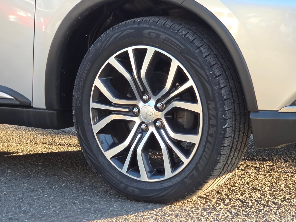 Used 2018 Mitsubishi Outlander GT AWD/4WD image 13