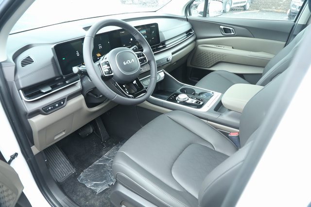 New 2025 Kia Carnival EX image 8