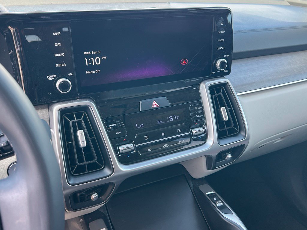 Certified 2023 Kia Sorento X-Line EX AWD/4WD image 16