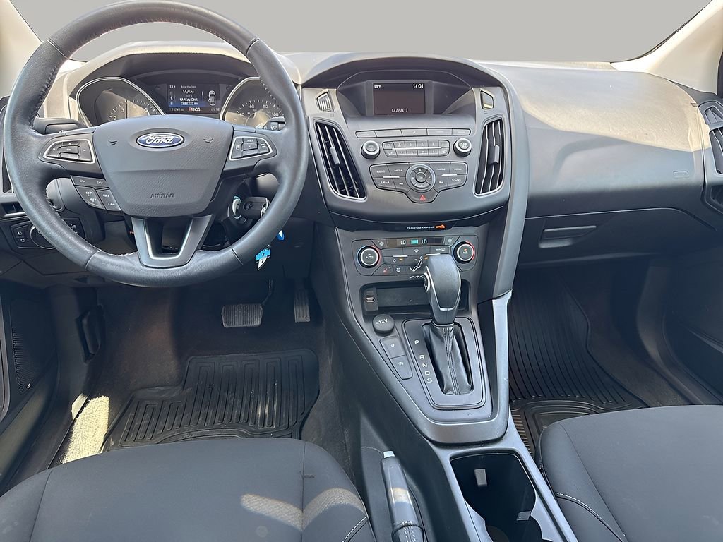 Used 2018 Ford Focus SE w/ SE Appearance Package FWD image 11