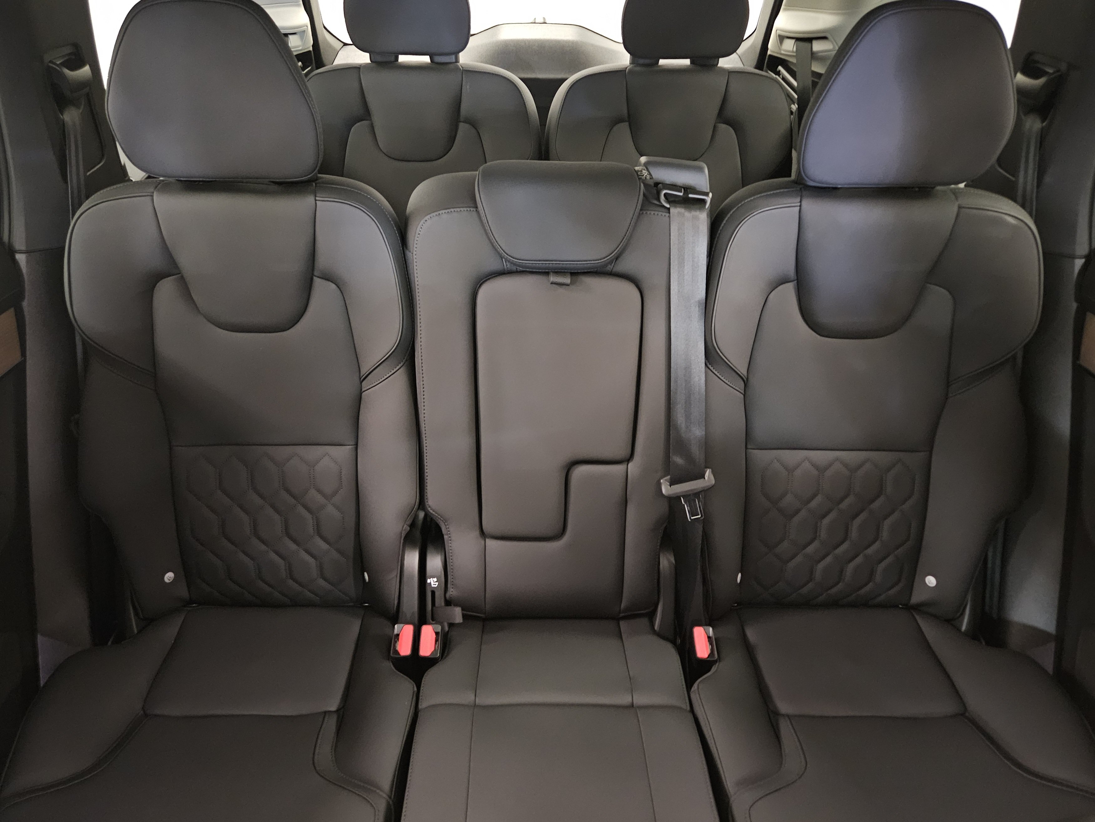 New 2026 Volvo XC90 B5 Plus w/ Protection Package AWD/4WD image 41