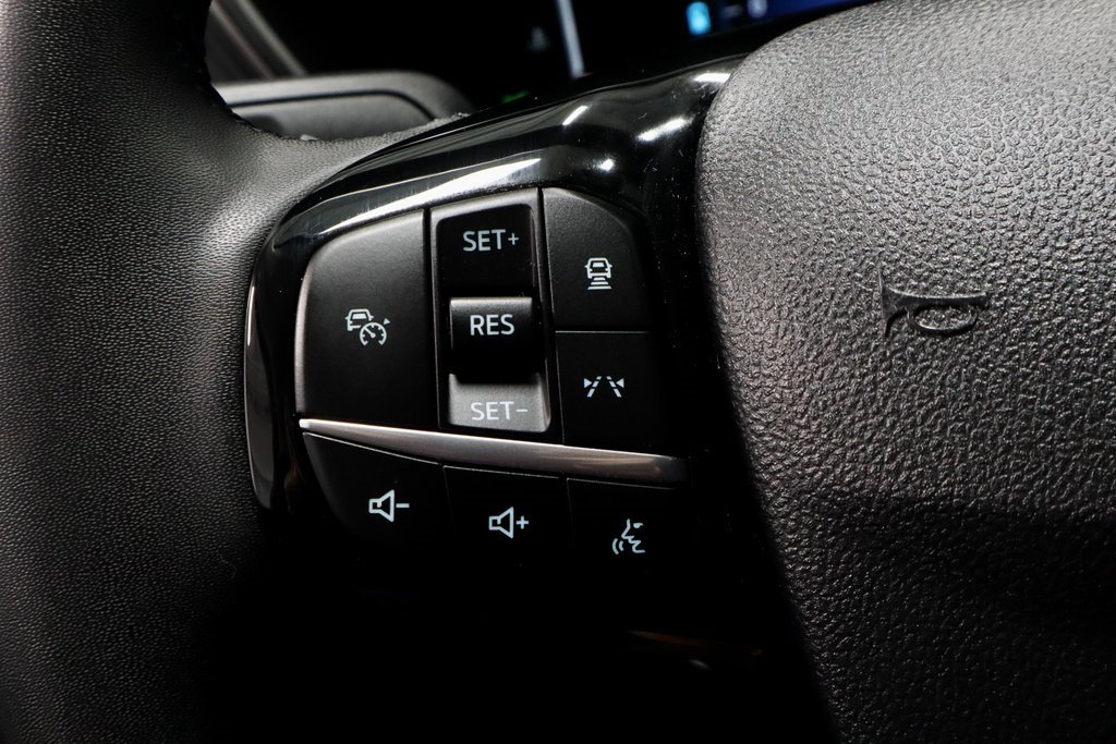 Used 2023 Ford Escape SE image 28